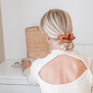 HELLA TERRACOTA COTTON SCRUNCHIE - PETITE