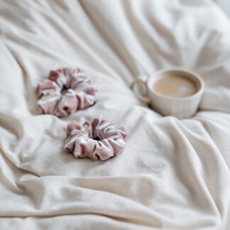 HELLA ROSEDALE SCRUNCHIE – BASIC