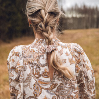 HELLA CHAMPAGNE SCRUNCHIE – MINI